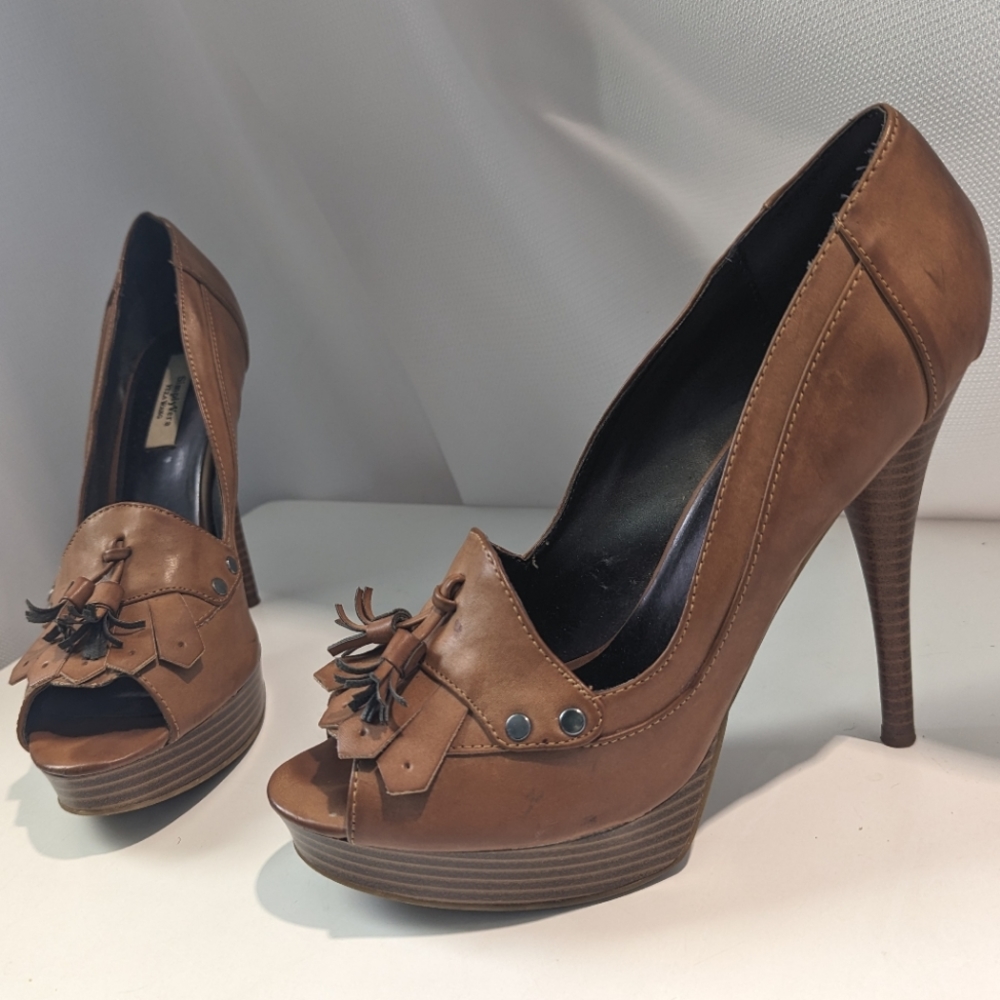 Vera Wang Brown/ Tan Boho Peep Toe Tassel Wooden Platform Heel Pumps, Size 9